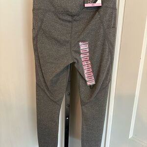 NEW Women's Gray Leggings size small